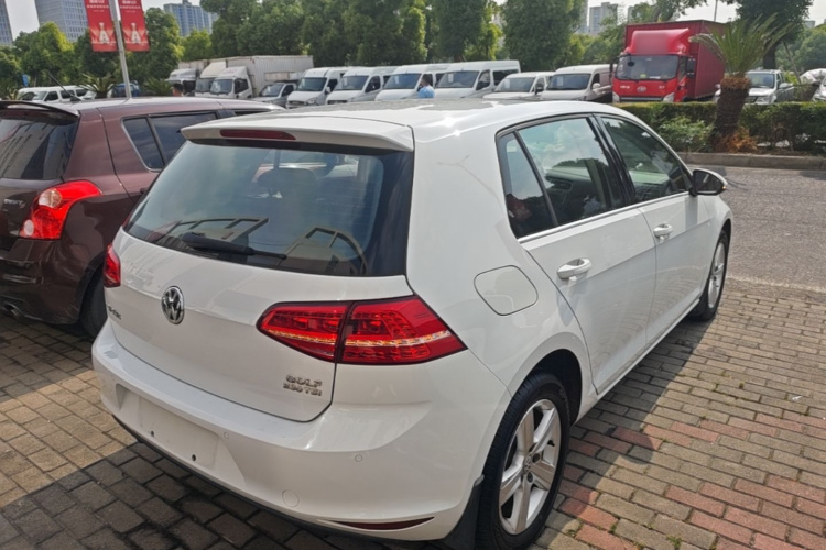 Volkswagen Golf 2016 car image #7