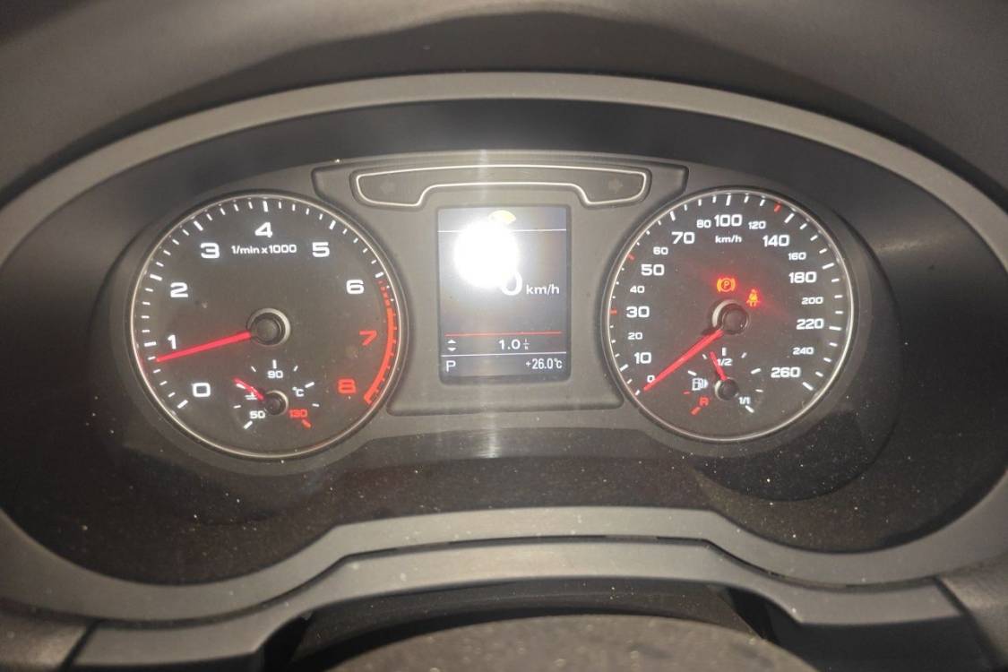Audi Q3 2014 car image #24