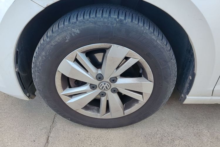 Volkswagen Polo 2019 car image #9
