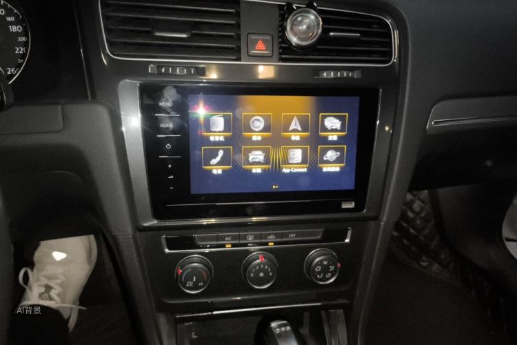 Volkswagen Golf 2020 car image #15