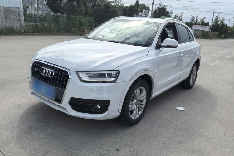 Audi Q3 2015 car image #3