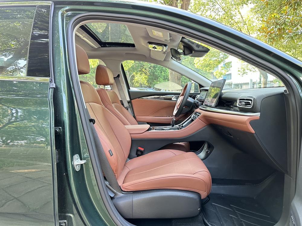 GEELY Emgrand 2025 car image #18