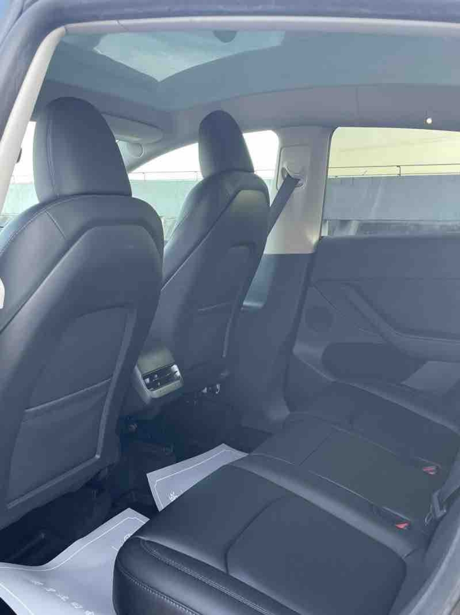 Tesla Model Y 2023 car image #9