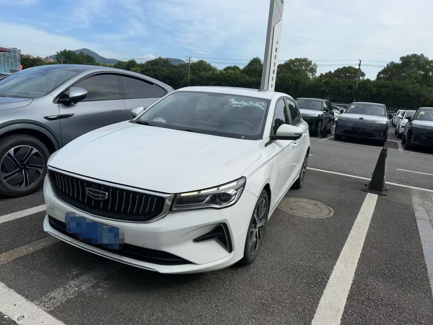 GEELY Emgrand 2022 GEELY Emgrand 2022 immagine di auto