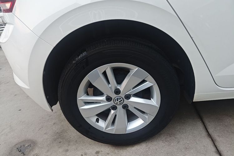 Volkswagen Polo 2020 car image #10