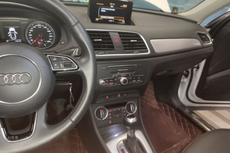 Audi Q3 2019 car image #15