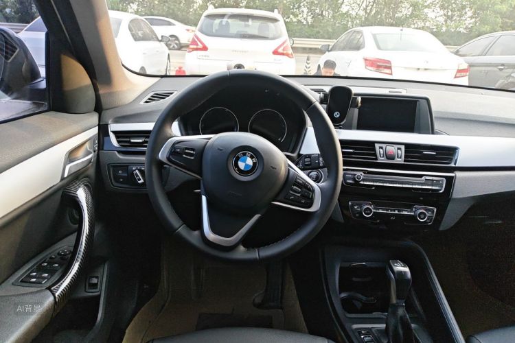 BMW X1 2019 car image #12