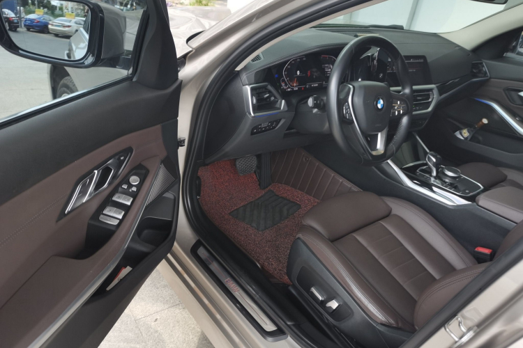 BMW 3 Series 2019 #16 BMW 3 Series 2019 car image #16