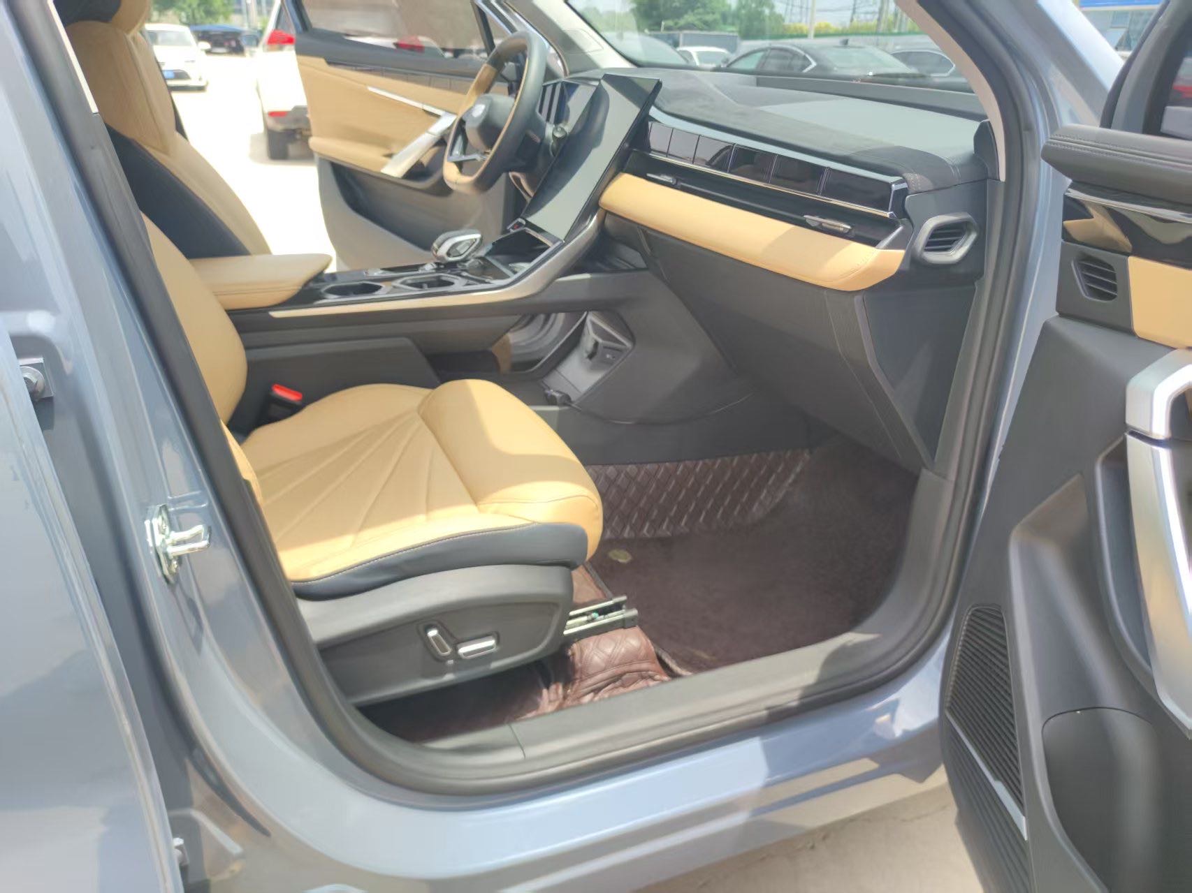 GEELY Boyue L 2023 car image #5