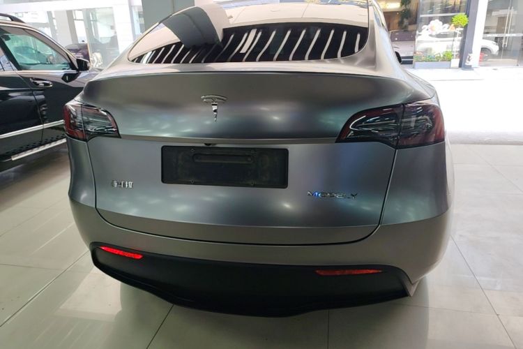 Tesla Model Y 2023 #6 Tesla Model Y 2023 car image #6