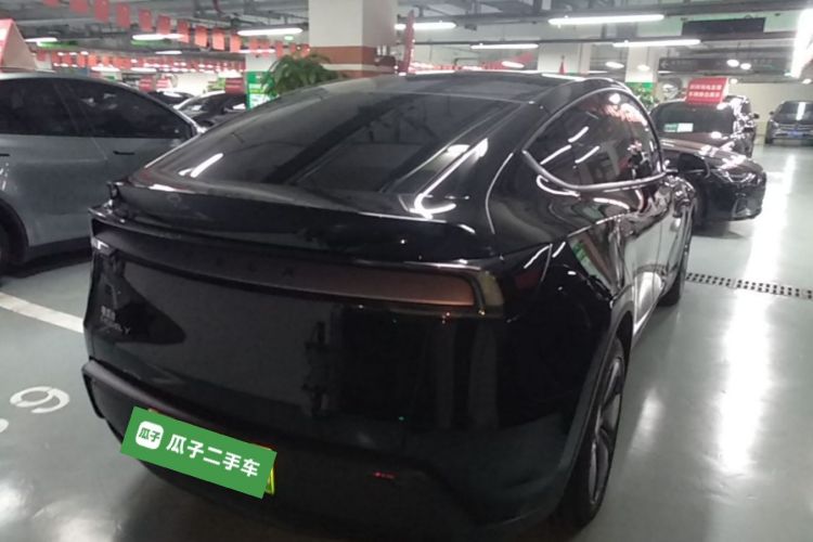 Tesla Model Y 2025 #5 Tesla Model Y 2025 image de voiture #5