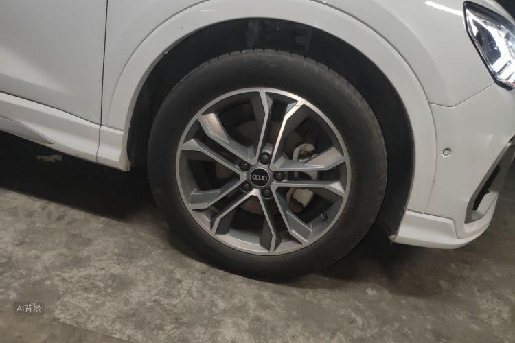 Audi Q3 2022 car image #9
