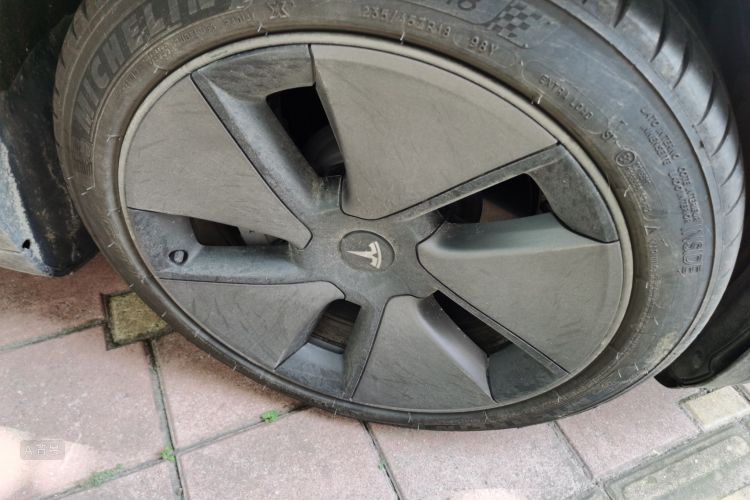 Tesla Model 3 2022 car image #9