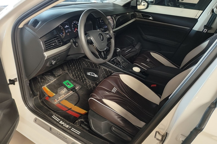 Volkswagen Lavida 2021 car image #15