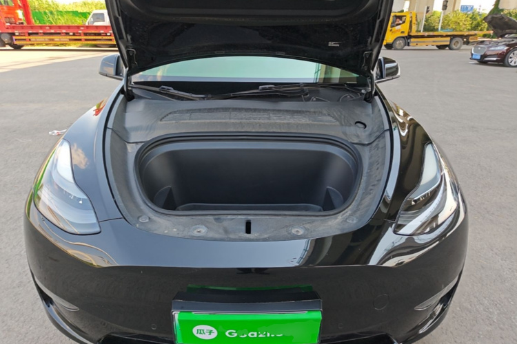 Tesla Model Y 2023 immagine di auto #22