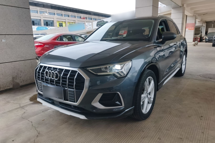 Audi Q3 2020 car image #2