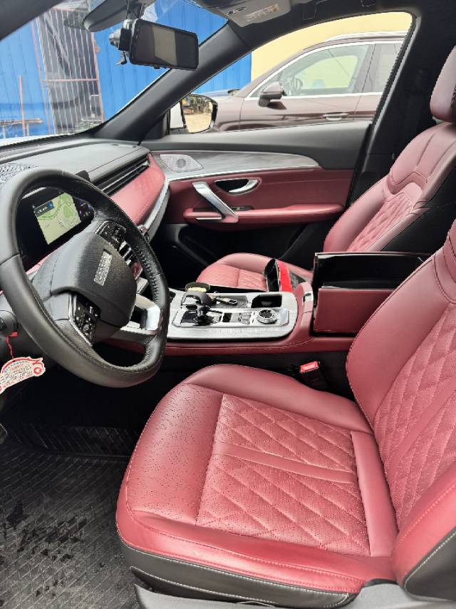 Jetour X70 PLUS 2023 car image #8