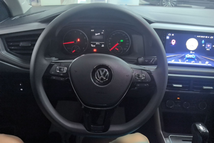 Volkswagen Polo 2020 car image #11