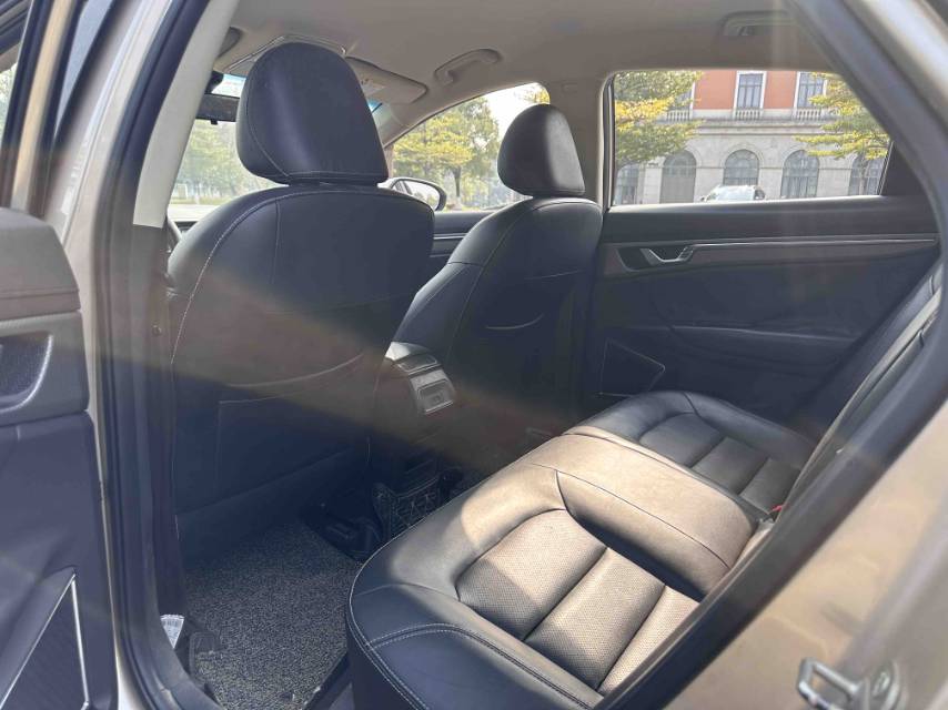 GEELY Emgrand GS 2017 car image #8