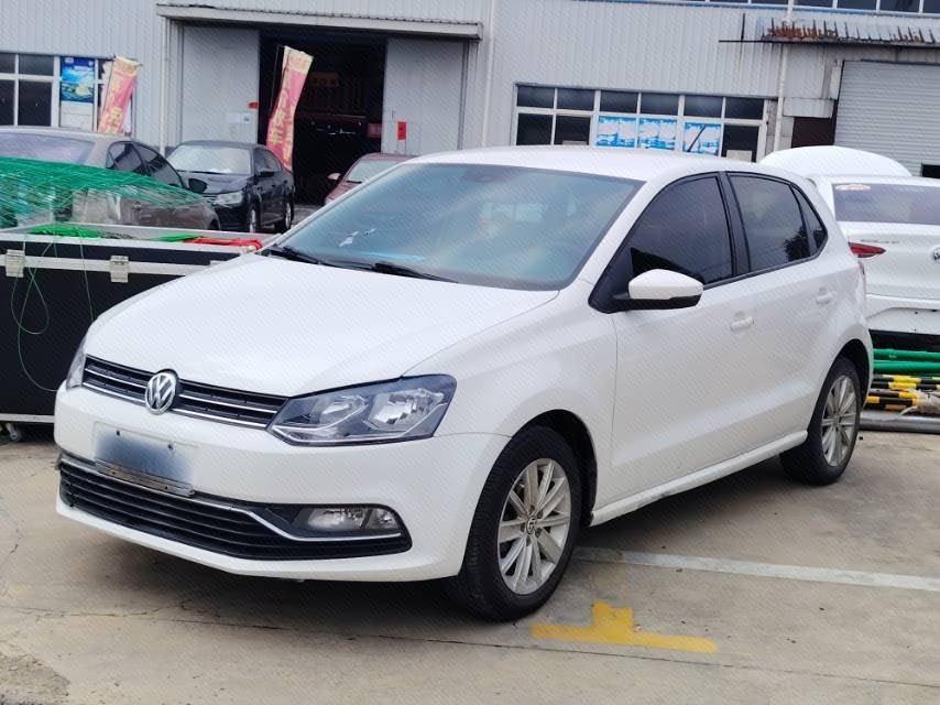 Volkswagen Polo 2015 car image 