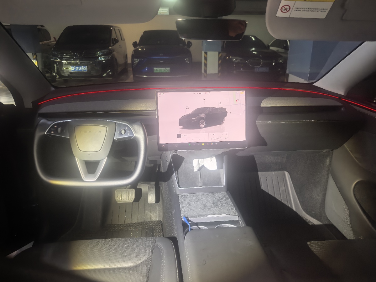 Tesla Model Y 2025 #9 Tesla Model Y 2025 car image #9