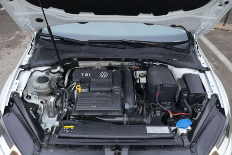 Volkswagen Golf 2017 car image #20