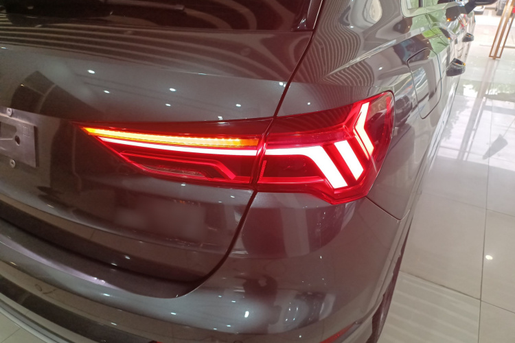Audi Q3 2021 #8 Audi Q3 2021 car image #8