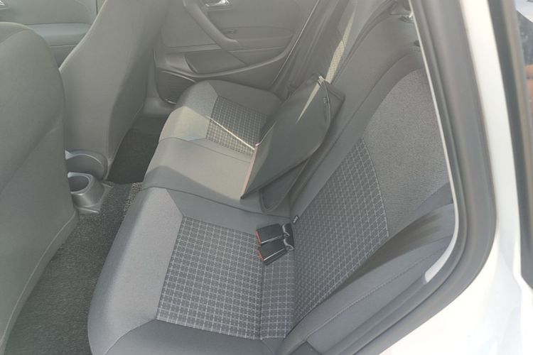 Volkswagen Polo 2017 car image #17