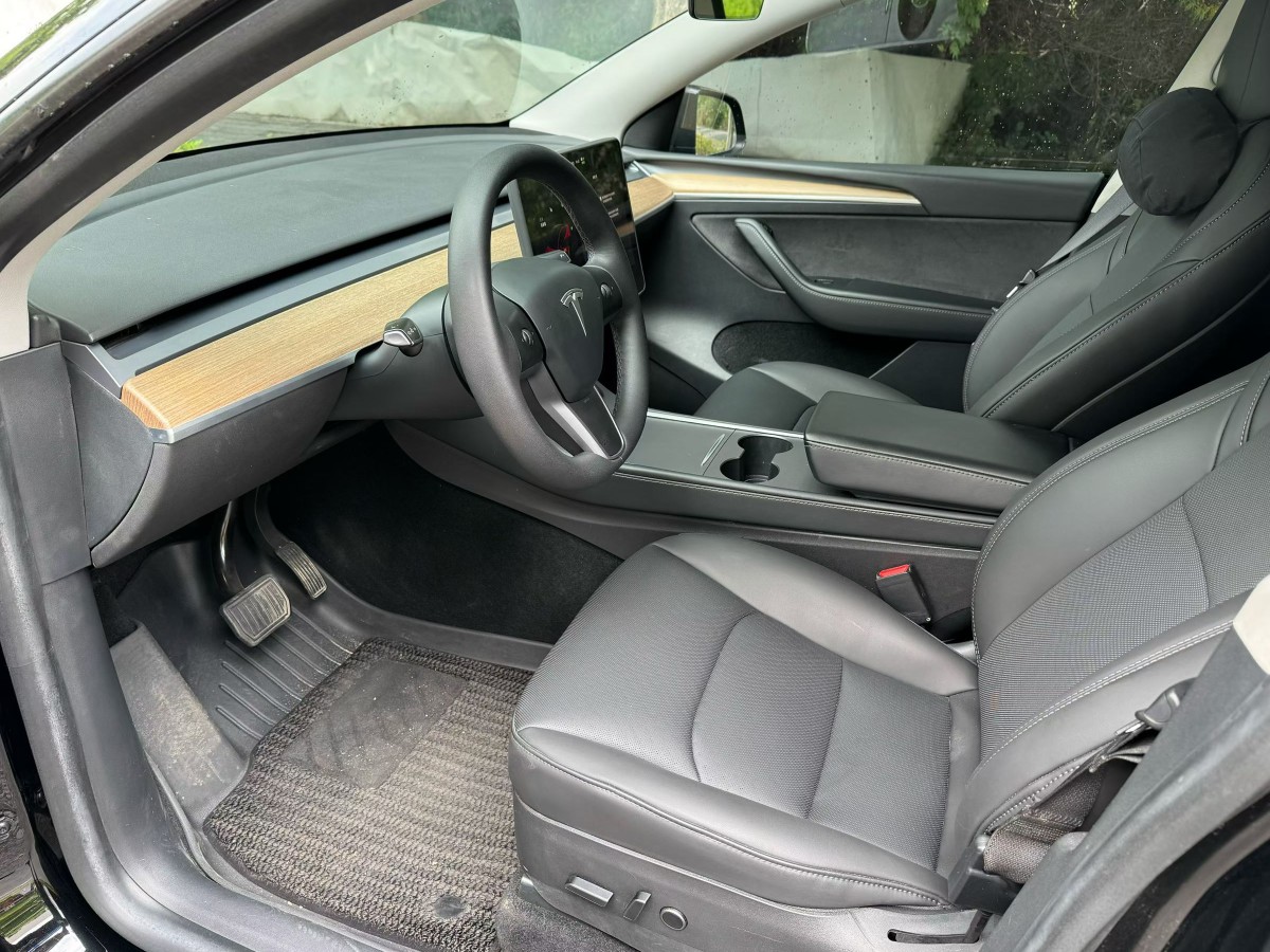 Tesla Model Y 2022 #4 Tesla Model Y 2022 car image #4