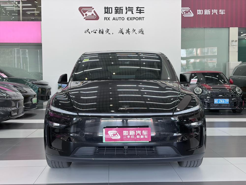 Tesla Model Y 2026 car image #2
