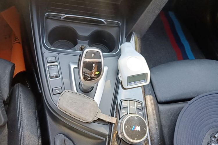 BMW 3 Series 2019 car image #14