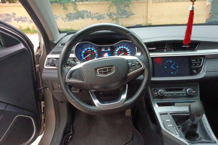 GEELY Emgrand 2019 car image #15