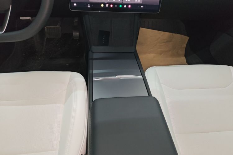 Tesla Model 3 2025 #14 Tesla Model 3 2025 car image #14
