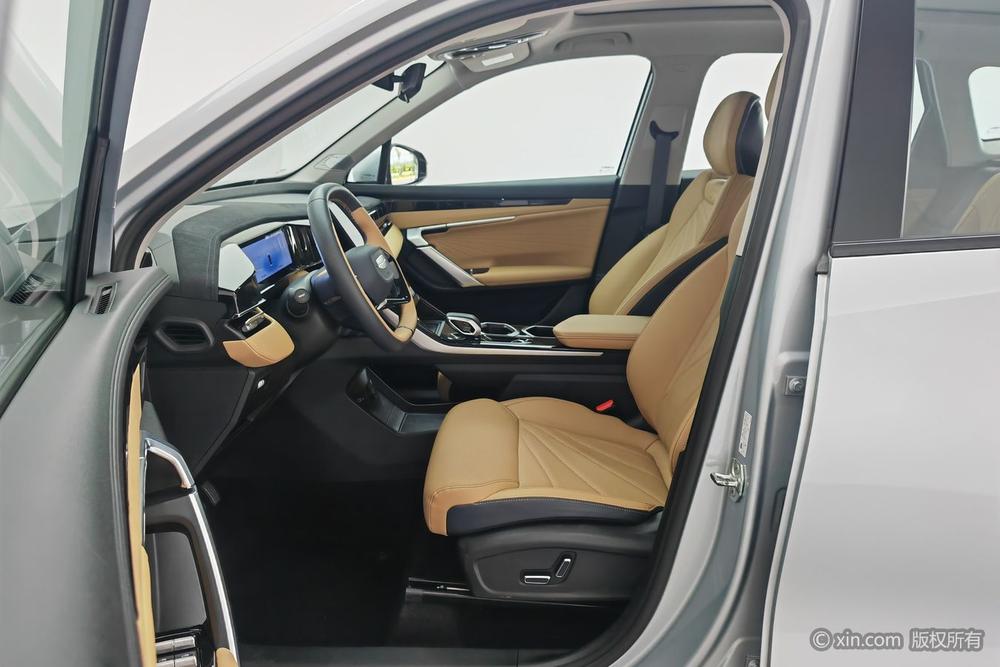GEELY Boyue L 2023 car image #16