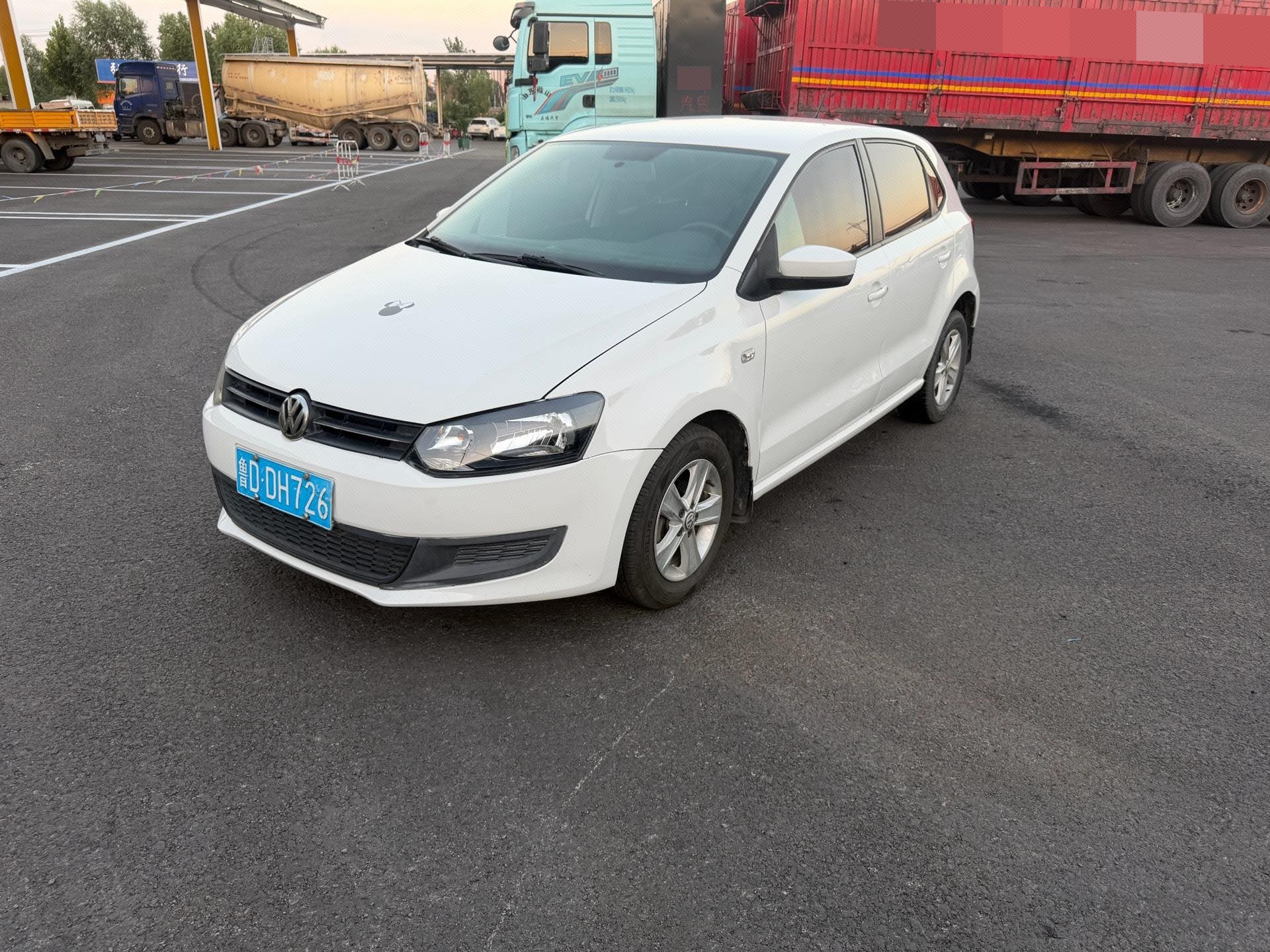 Volkswagen Polo 2014 Volkswagen Polo 2014 car image