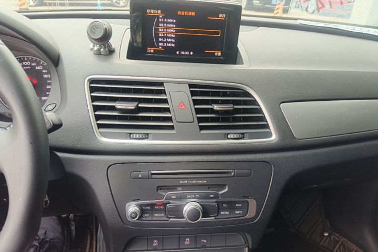 Audi Q3 2017 #13 Audi Q3 2017 car image #13