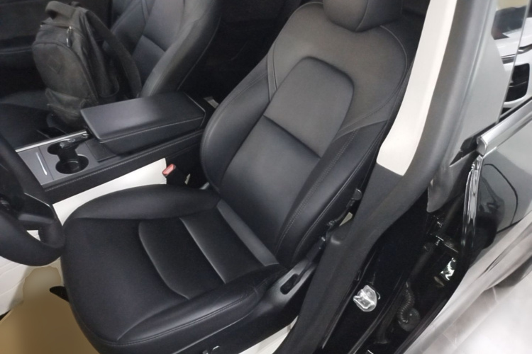 Tesla Model Y 2023 #15 Tesla Model Y 2023 car image #15