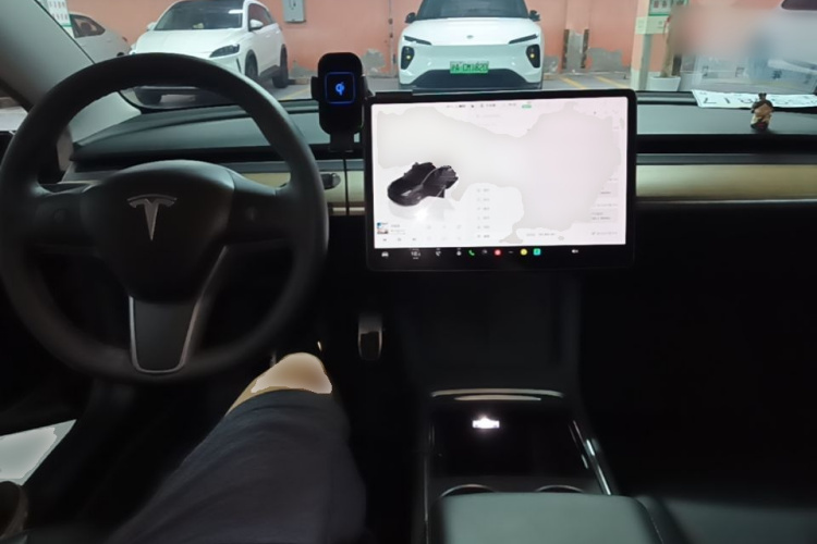 Tesla Model 3 2022 car image #10
