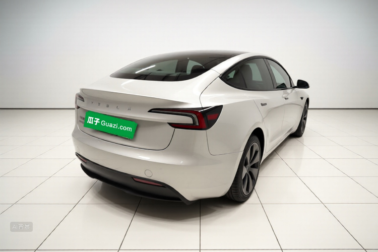 Tesla Model 3 2025 car image #7