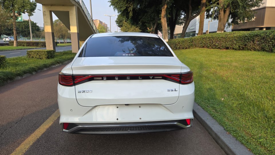 GEELY Emgrand L 2022 car image #7