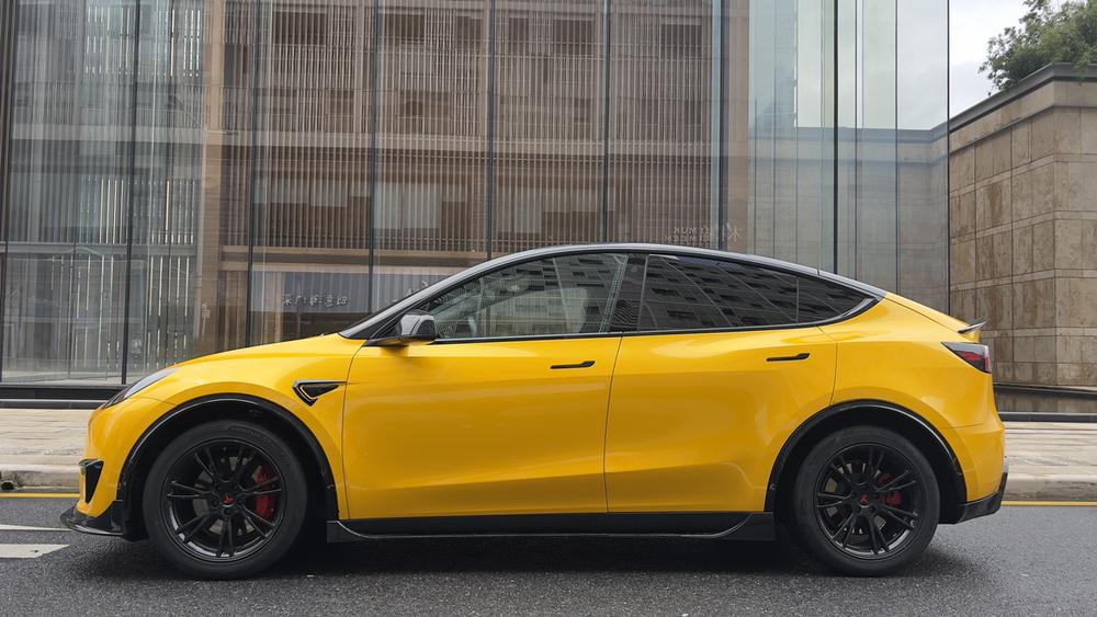 Tesla Model Y 2021 #3 Tesla Model Y 2021 car image #3