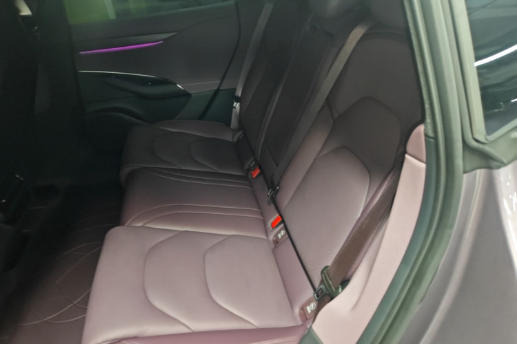 MI SU7 2025 car image #13