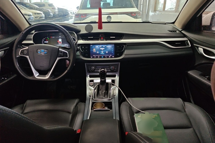GEELY Emgrand 2018 car image #11