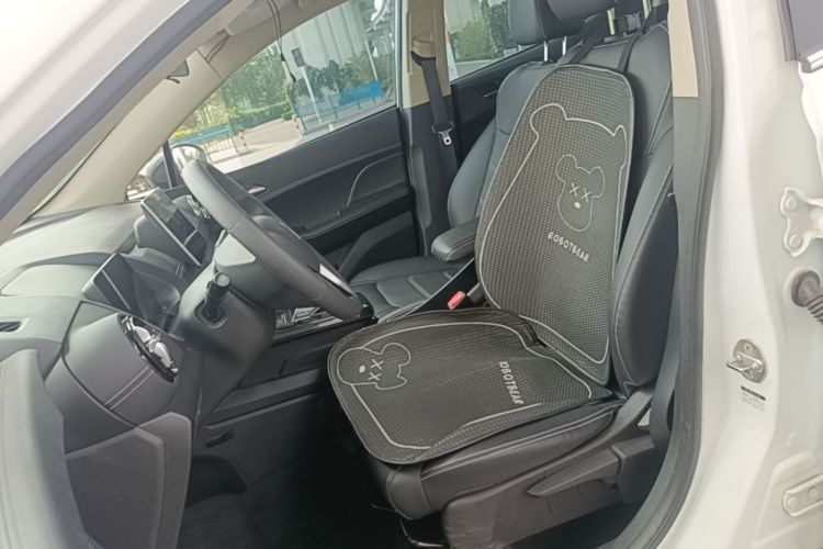 BYD Yuan New Energy 2019 immagine di auto #15