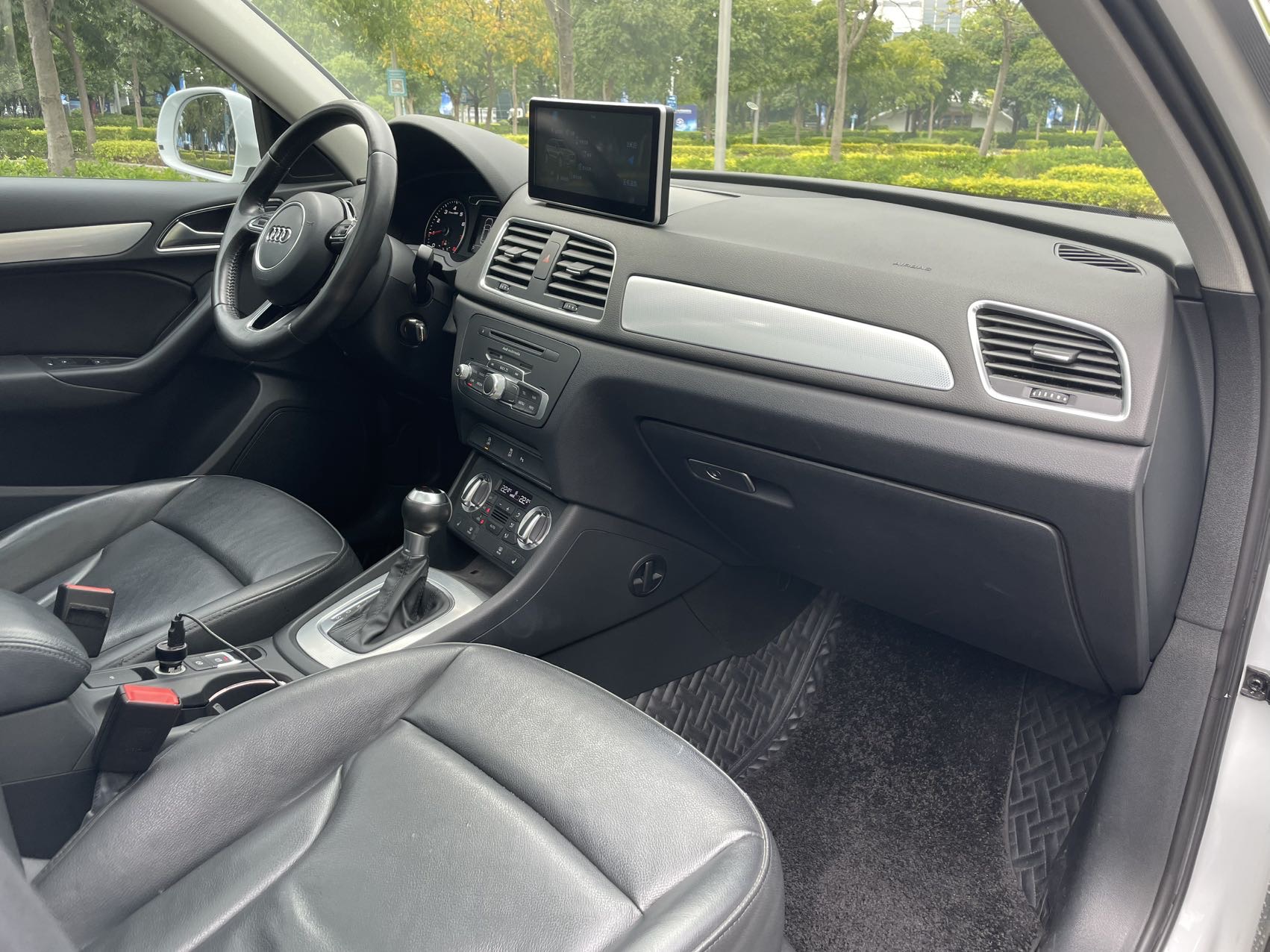 Audi Q3 2014 immagine di auto #14
