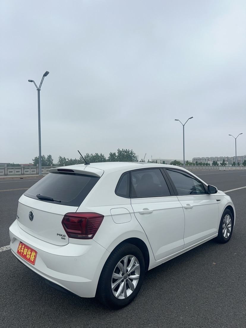 Volkswagen Polo 2021 car image #3