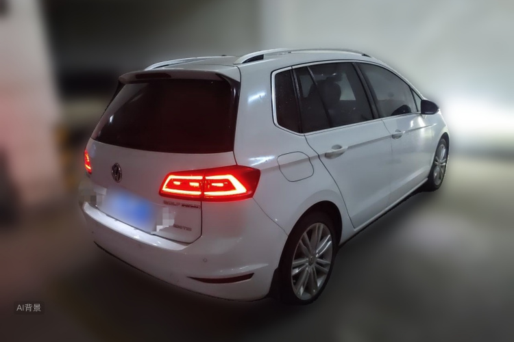 Volkswagen Golf 2019 car image #7