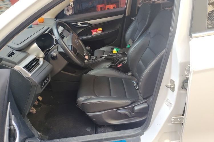 GEELY Emgrand 2018 car image #17