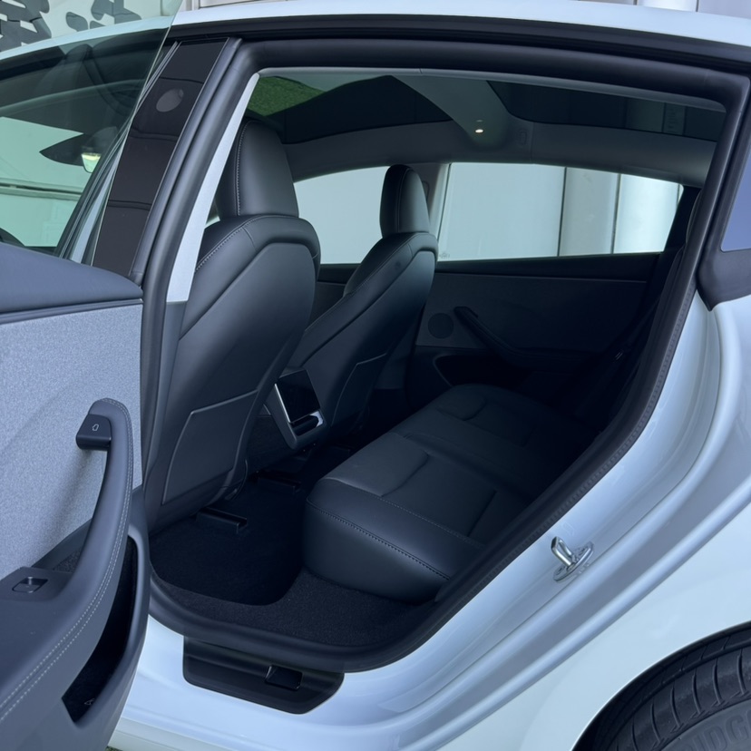 Tesla Model 3 2026 car image #6
