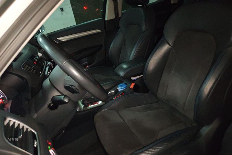 Audi Q3 2018 car image #17